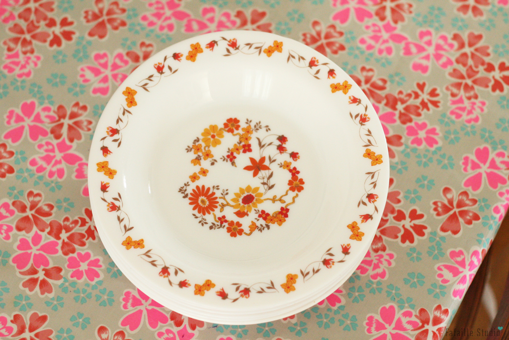 Assiettes en arcopal fleurs orange